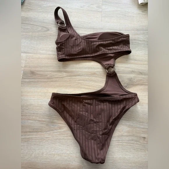 Brown Ribbed Bikini Set - Picture 2 of 3